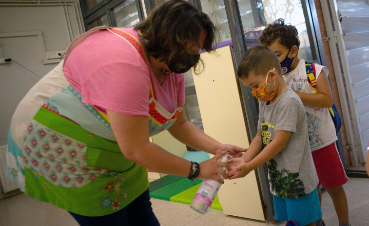 La Xunta habilitará la próxima semana en las farmacias test gratuitos para niños de entre 5 y 11 años