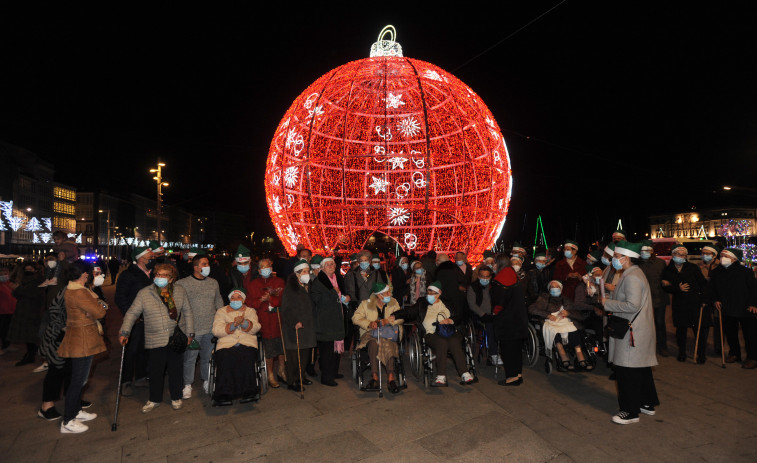 A Coruña invertirá 300.000 euros más en luces de Navidad para que lleguen a los barrios