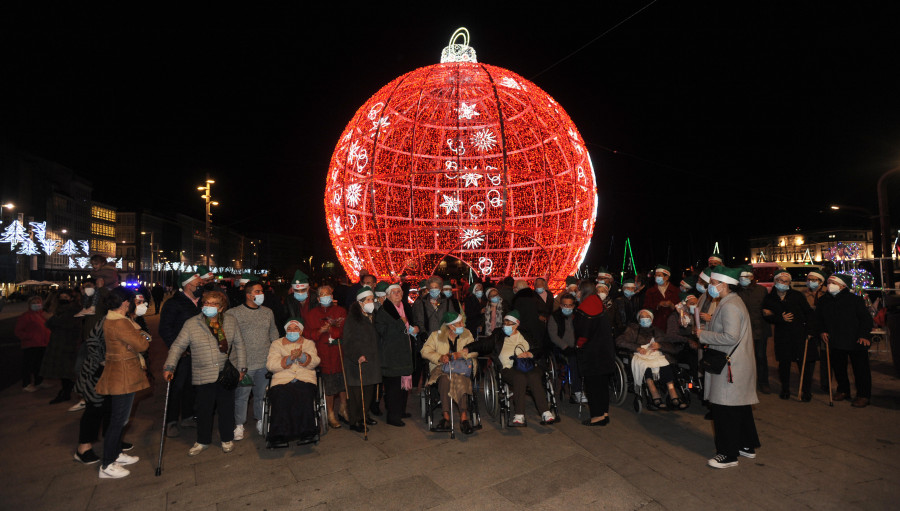 A Coruña invertirá 300.000 euros más en luces de Navidad para que lleguen a los barrios