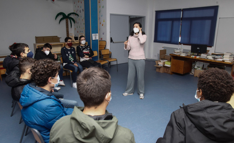 Cientos de escolares participan en las charlas sobre Pardo Bazán que organiza El Ideal Gallego