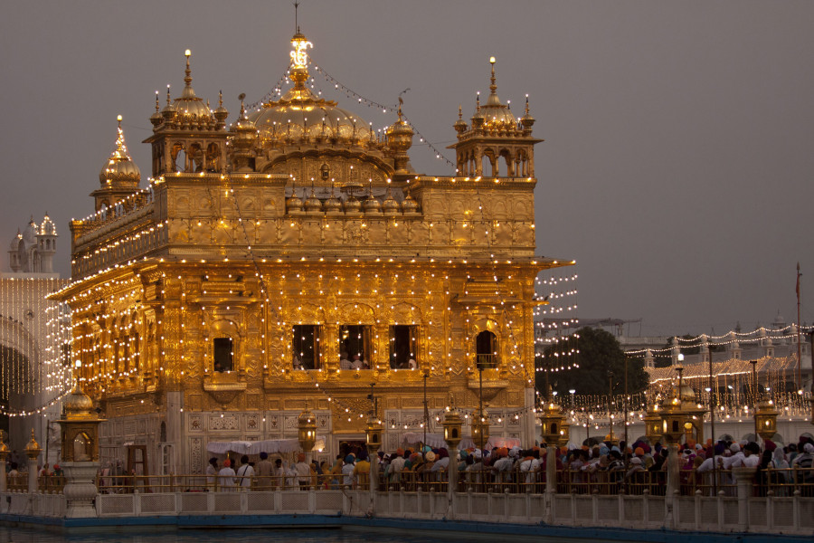 Una turba mata a un hombre por robar una bandera sij en un templo en la India