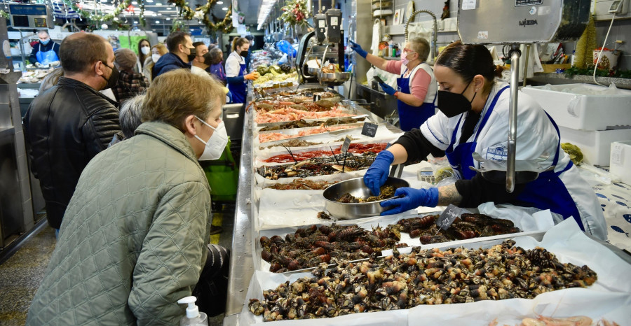 El percebe y el camarón, estrellas de los mercados en la víspera de Nochebuena