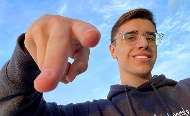 El coruñés de 18 años Adrián Pérez tiene casi cuatro millones de seguidores en Tik Tok