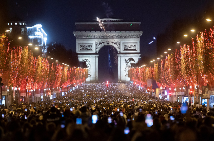 Francia retira la bandera europea del Arco del Triunfo en plena polémica