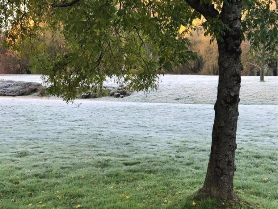 Calvos de Randín roza los 8 grados bajo cero en una fría noche en Galicia con varias zonas en valores negativos