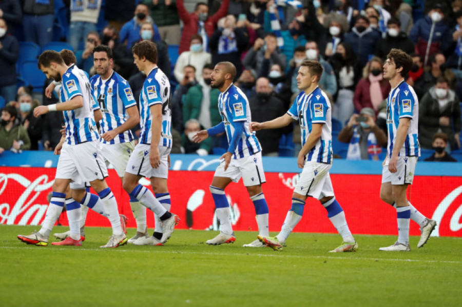 La Real cierra su crisis y convence ante el Celta