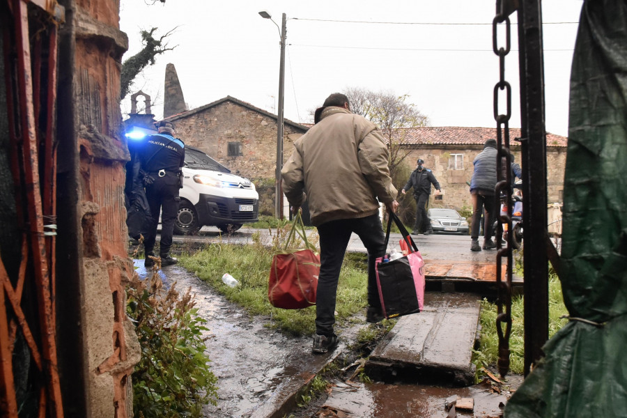 La Policía Local desaloja las viviendas de San José