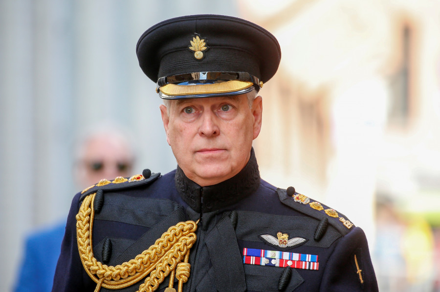 La reina Isabel II retira los títulos militares al príncipe Andrés por el escándalo sexual
