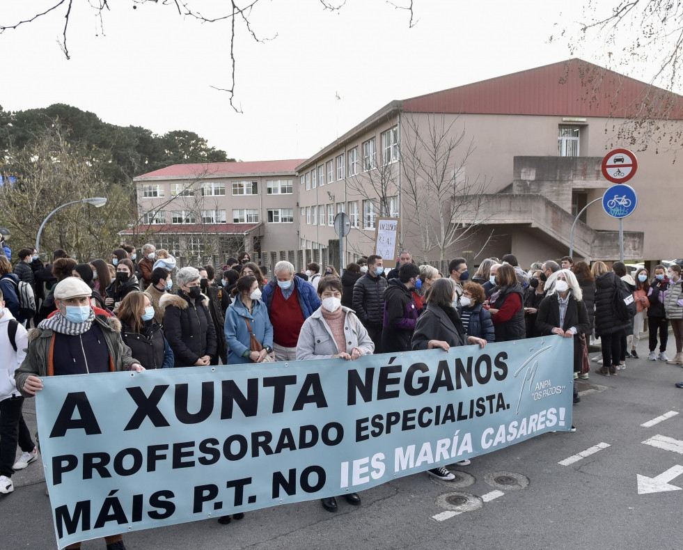 Decenas de personas participaron en la concentración