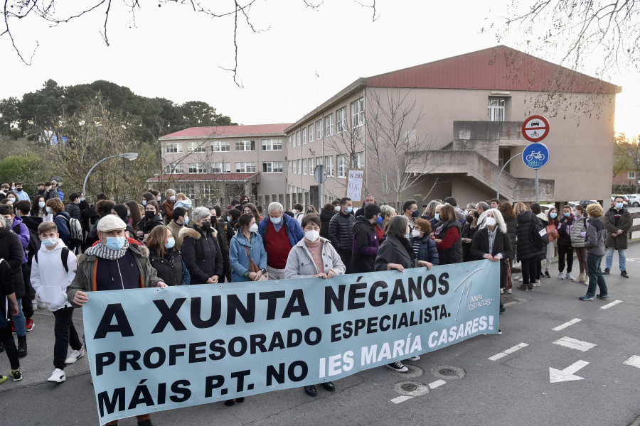 Las familias del María Casares reclaman más personal especializado