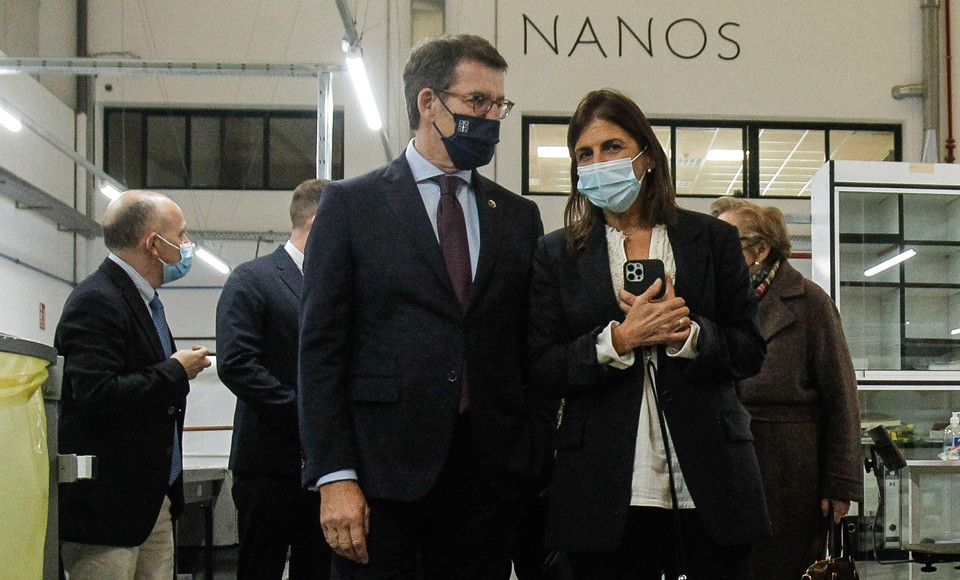 Feijóo visitó ayer la nueva nave de Nanos en Bergondo