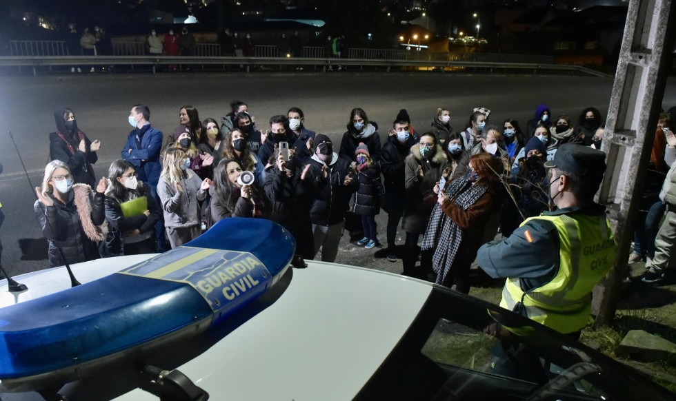 Protesta ante un supuesto caso de maltrato animal en Betanzos