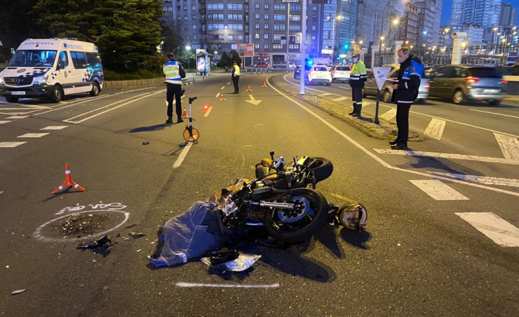 Herido grave un motorista por la embestida de un furgón