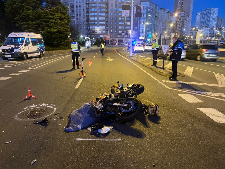 Herido grave un motorista por la embestida de un furgón