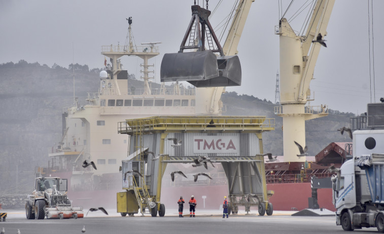 La Autoridad Portuaria prevé aprobar hoy el proyecto del tren al muelle de Langosteira