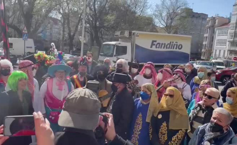 A Coruña da la bienvenida al carnaval homenajeando a Cantero