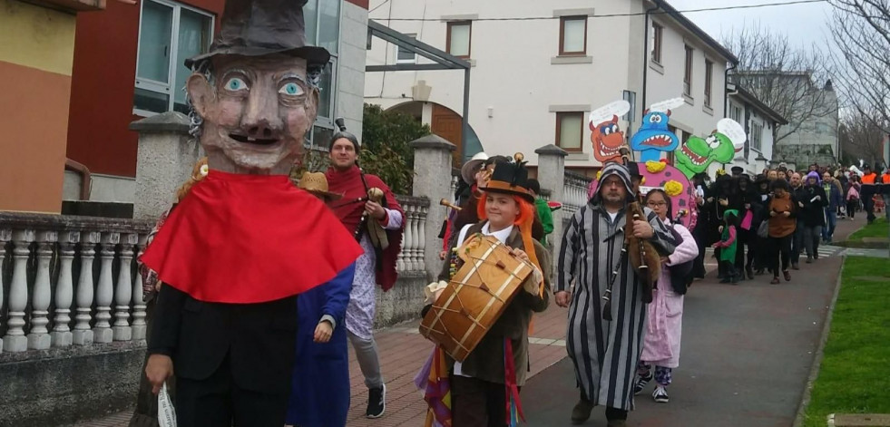 La asociación de vecinos Santaia de Santa Cruz organiza una fiesta para despedir el Carnaval