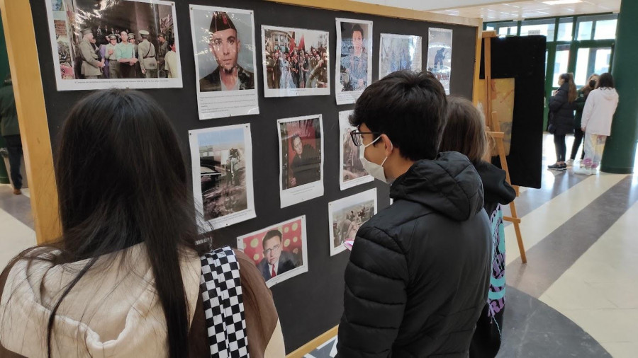 El IES Afonso X O Sabio acoge la exposición “A Guerra Civil”, compuesta por una selección de 140 fotografía