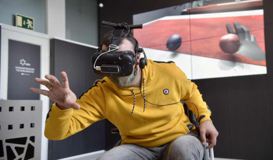 Usuarios de Adaceco visitan el Citic para vivir su primera experiencia con realidad virtual