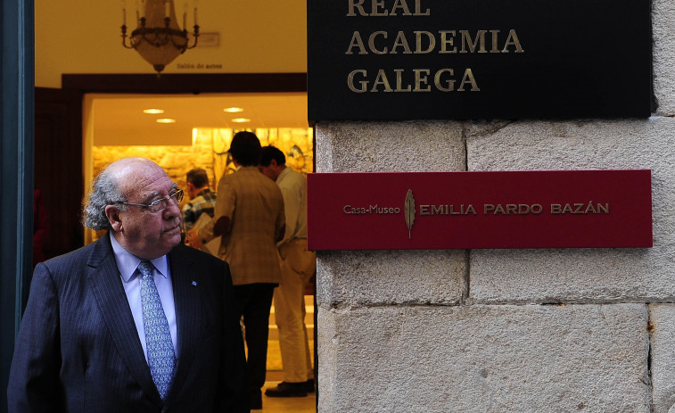 La Real Academia Galega homenajea a Xosé Manuel Barreiro en el aniversario de su muerte