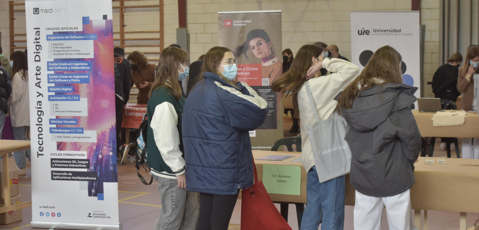 Santa Cruz acoge la primera Feria de Orientación laboral