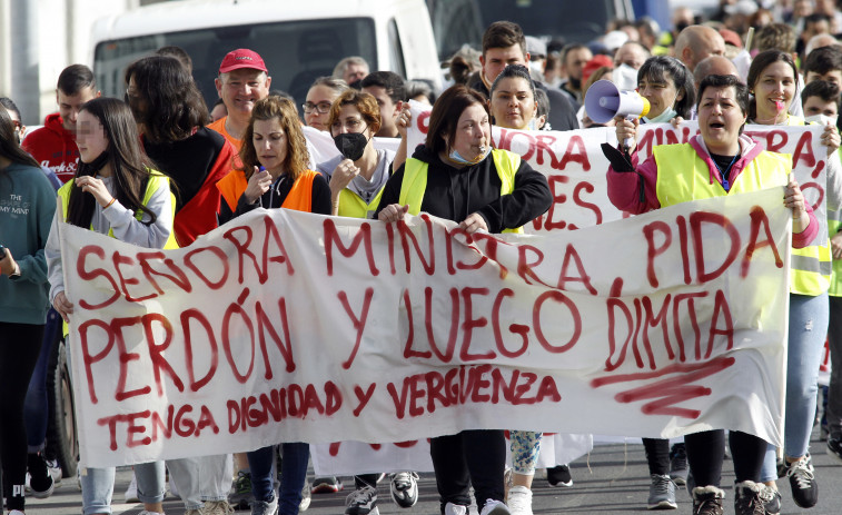 Los transportistas continúan los paros y piden otra reunión con la ministra