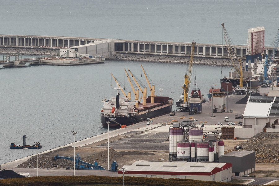 El Puerto de A Coruña presenta este lunes ante la sociedad civil el enlace ferroviario de Punta Langosteira