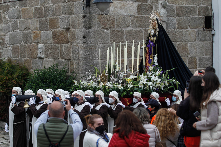 Con el silencio absoluto como muestra de fervor en la Semana Santa coruñesa