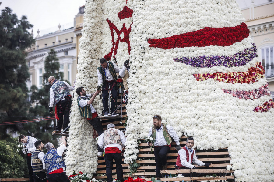 Veintidós alfombristas gallegos tejerán el manto para la fiesta de la Mare de Déu de Valencia