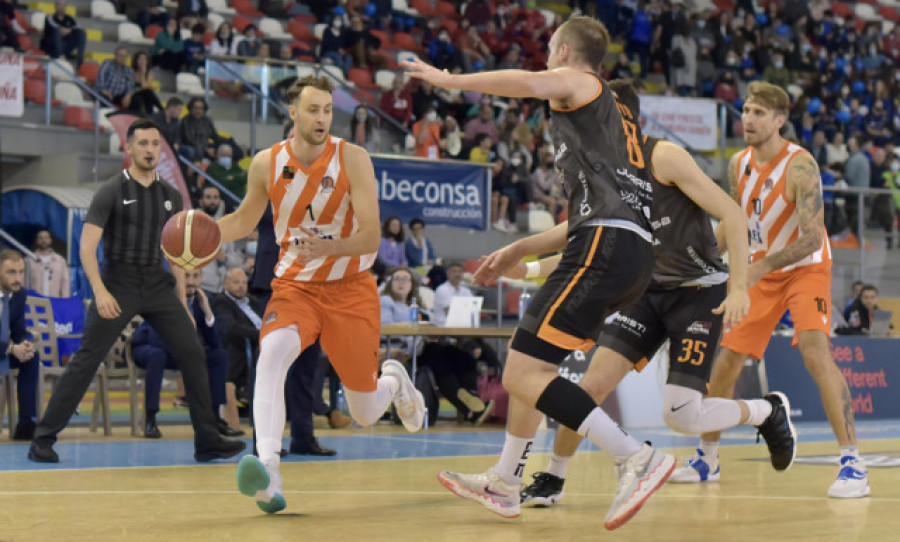 El Leyma Basquet Coruña suda el pasaporte para los playoffs