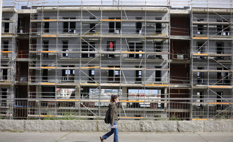 La falta de materiales y de mano de obra frena el ritmo de la construcción de viviendas en A Coruña