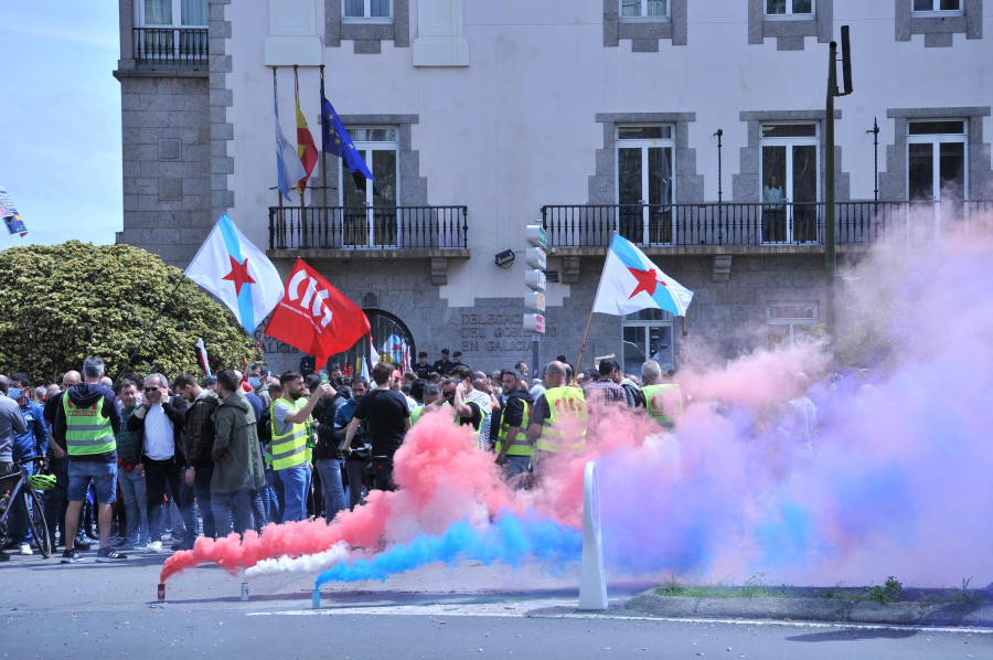 Cerca de 700 manifestantes recorren A Coruña para pedir un convenio para el metal