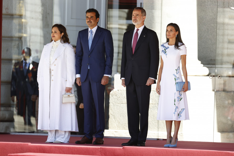 Los reyes reciben al emir de Catar y su esposa en el Palacio Real