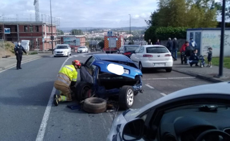 La Policía de Oleiros intercepta a un conductor que se dio a la fuga tras un choque