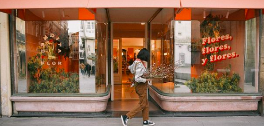 Las flores de temporada se compran en ​Bendita Flor