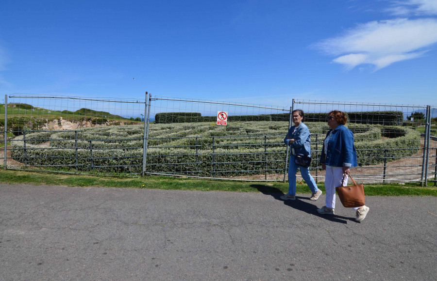 El laberinto del monte de San Pedro reabrirá al público este verano