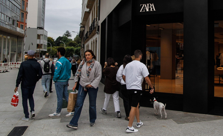 Las tiendas comparten protagonismo con las playas en el inicio de las rebajas