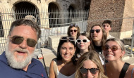 Russell Crowe lleva a sus hijos a su antigua oficina, el Coliseo