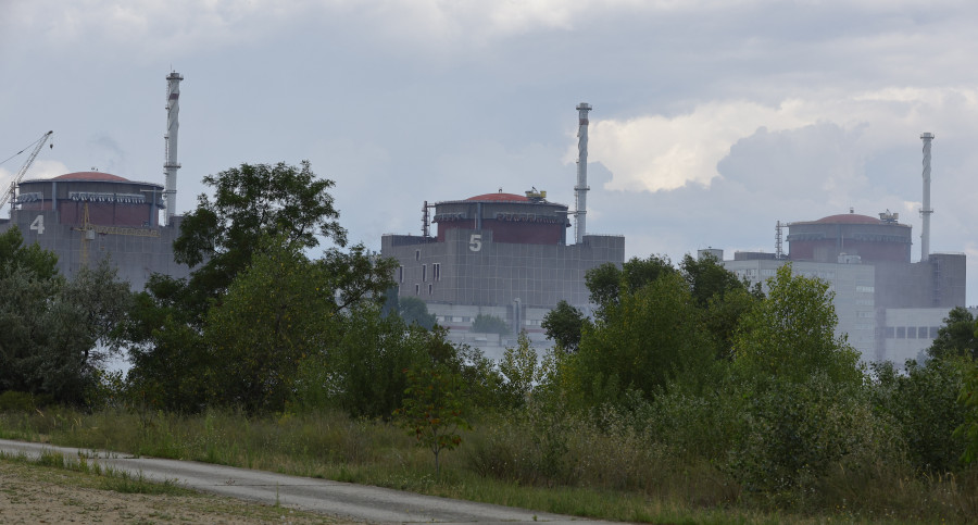 Un video muestra vehículos militares rusos en un reactor nuclear en Zaporiyia