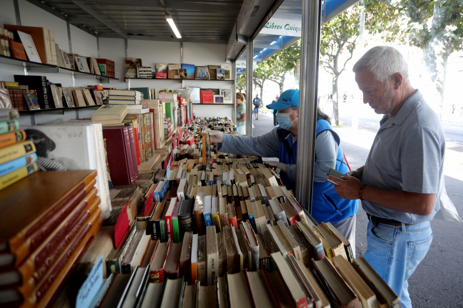 Último fin de semana para disfrutar en Méndez Núñez de la feria del libro antiguo y Viñetas