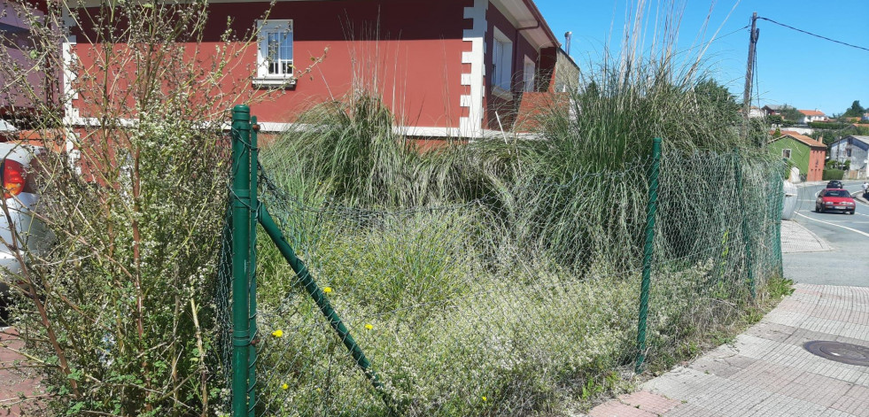 Bergondo denuncia el abandono de una parcela de San Isidro por parte de Naturgy