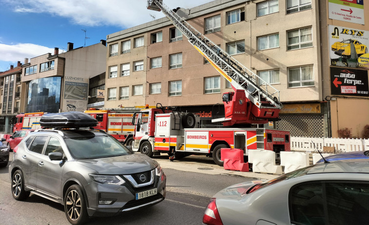 Un incendio en un desván hace saltar las alarmas en Perillo