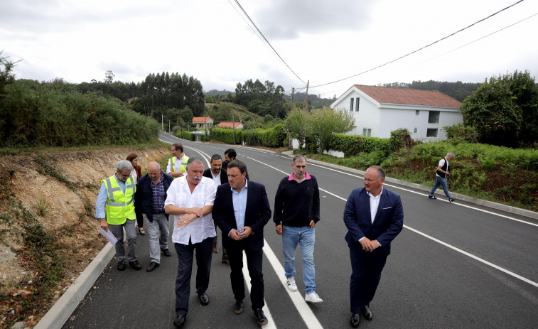 La Diputación destaca que mejoró la seguridad en dos carreteras de Oleiros con 1,2 millones