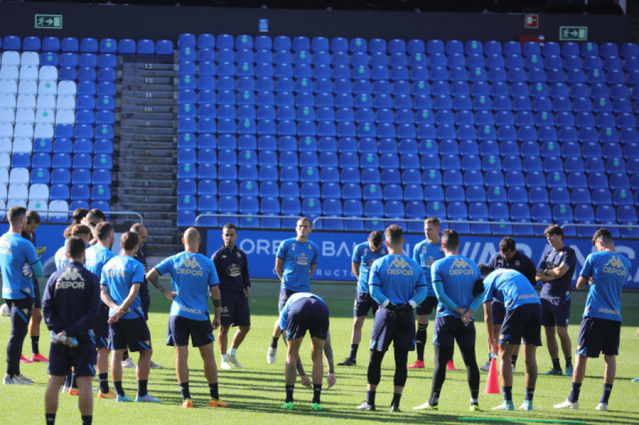 Víctor Narro, única baja en la sesión matinal en Riazor