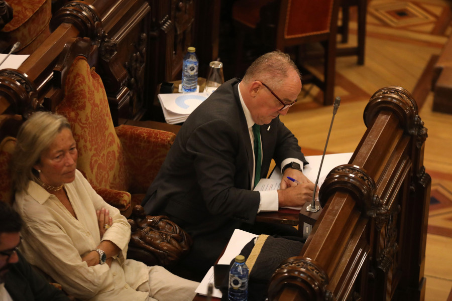 El primer pleno del curso político comienza con cambios en los grupos municipales