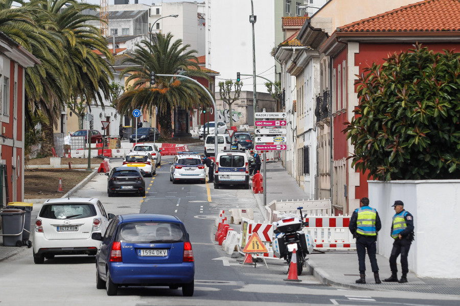 Corte total de tráfico en la avenida de Arteixo hasta  el viernes