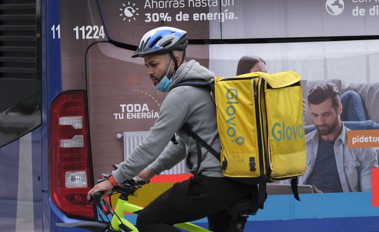 El jefe de Glovo alega ante la jueza que hará contratos laborales a sus trabajadores para evitarse conflictos legales