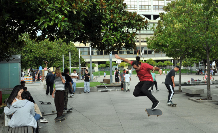Reclaman medidas ante el “peligro” para los peatones en la plaza de Pontevedra