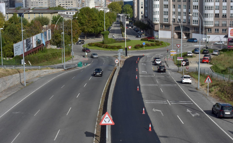 Habilitan un tercer carril en la Tercera Ronda hacia la glorieta del Pavo Real