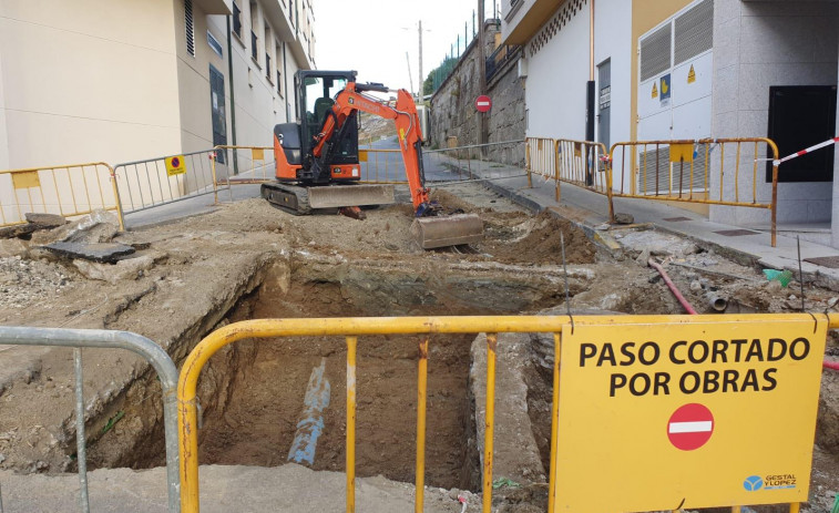 El Ayuntamiento de Miño comienza las  obras de mejora de la calle del Camiño Real